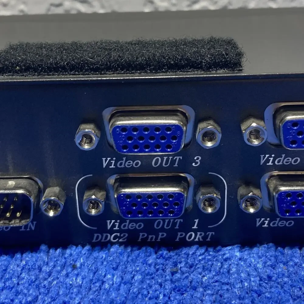 ConnectGear 4 Port Video Splitter CG25VS4, 250MHz